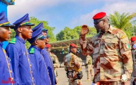 Palais Mohammed V : Le Chef suprême des armées officie la cérémonie de prestation de remise de deux promotions d’élèves officiers de l’EMIA