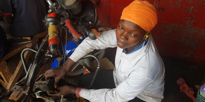 received_932191021153264-660x330