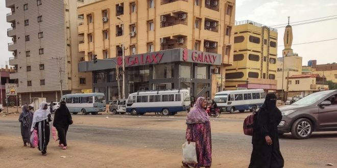 Le cessez-le-feu globalement respecté à Khartoum, mais l’exode continue