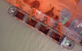 Guinée: Poursuites judiciaires contre plusieurs navires minéraliers (Injonctions)