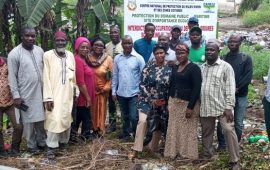 Guinée/Environnement : le Directeur général du CNPMZC procède à la délimitation de la zone côtière du quartier Tassana inondée d’ordure