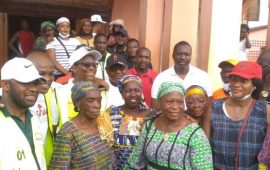 Guinée/Semaine de l’indépendance : plusieurs ministres participent à l’assainissement de l’église catholique de Bonfi