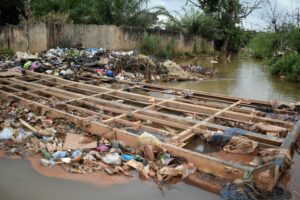 Guinée : La Ville  de Labé menacée  par la pollution plastique