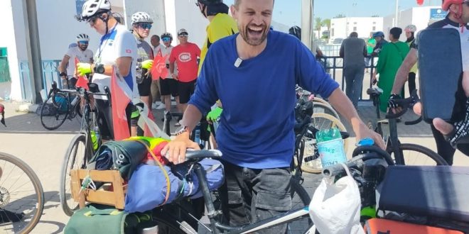 Humanitaire: Un Allemand parcourt 1400 kilomètres à vélo pour SOS Enfants Akouda