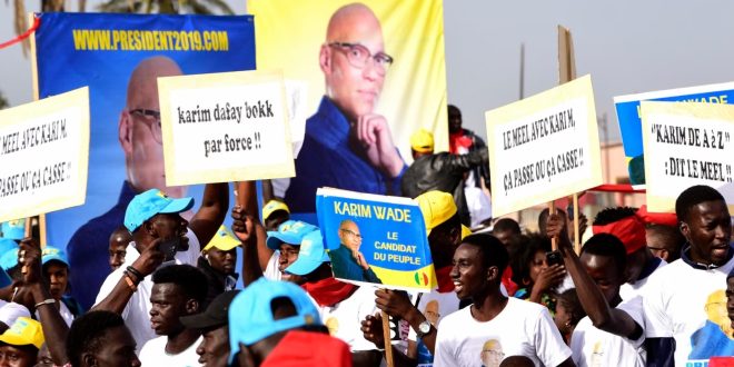 Présidentielle au Sénégal: la candidature de Karim Wade se précise