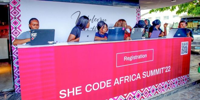 Afrique : Formation en TIC pour 500 jeunes filles et femmes