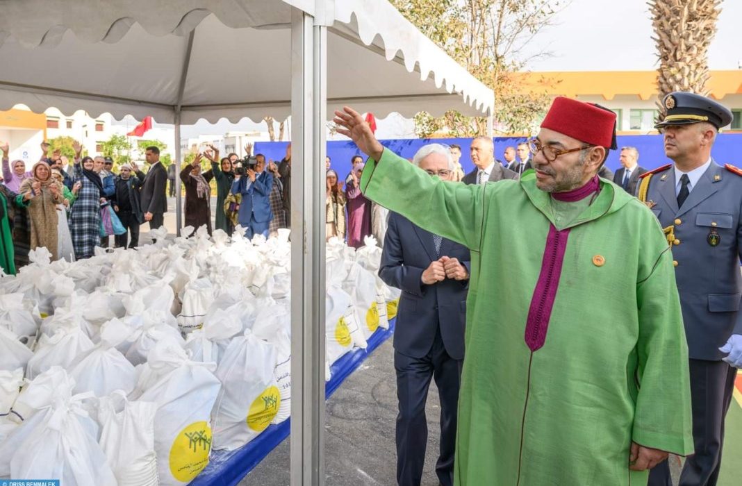 Maroc : le Roi lance à Rabat l’opération nationale “Ramadan 1445” qui bénéficiera à un million de ménages