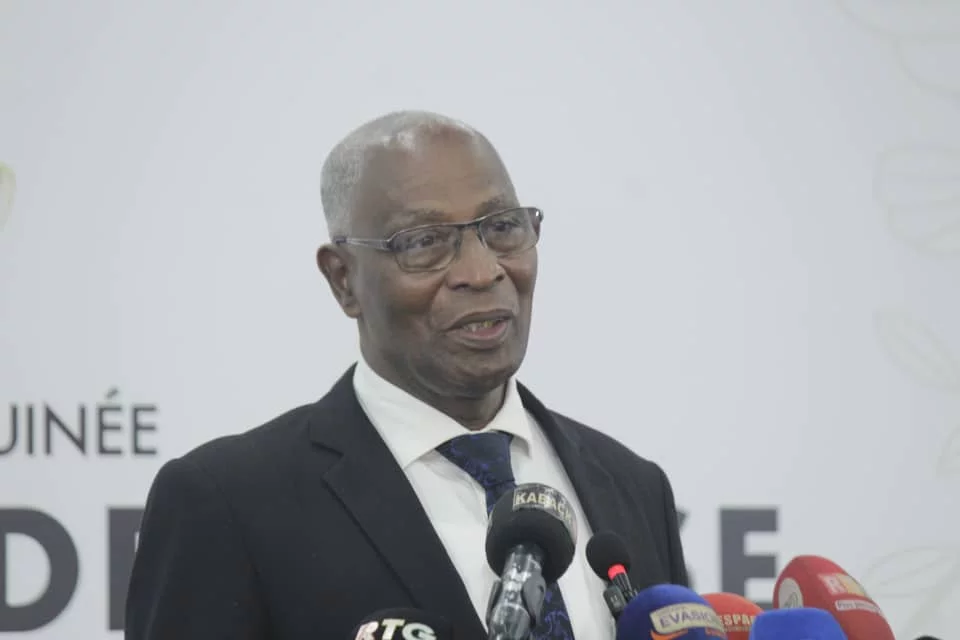 Guinée/desserte en électricité : Le premier ministre Bah Oury devant la presse