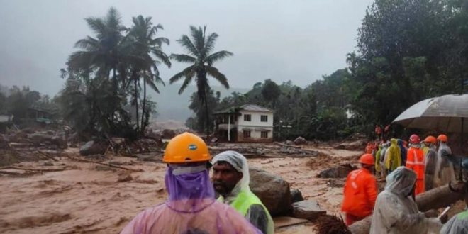 Inde: des glissements de terrain font des dizaines de morts et des centaines de blessés dans le sud