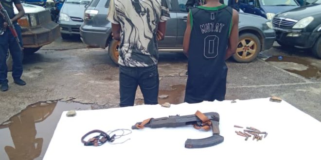 Conakry/Insécurité: Arrestation d’un présumé bandit en possession d’une arme de guerre et des munitions