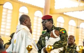 Célébration de la fête de Noël : S.E le Général Mamadi DOUMBOUYA célèbre Noël à la Paroisse Anne-Marie Javouhey de Nongo