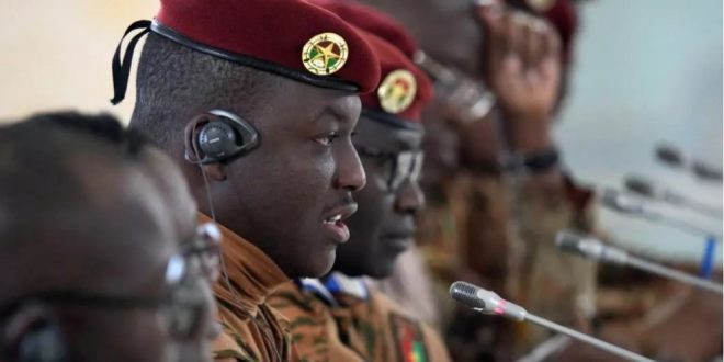 Burkina Faso : le chef de la junte militaire Ibrahim Traoré dissout le gouvernement