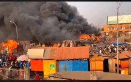 Guinée: Un incendie a ravagé plusieurs boutiques et trois (3) engins roulants à la gare routière de Madina