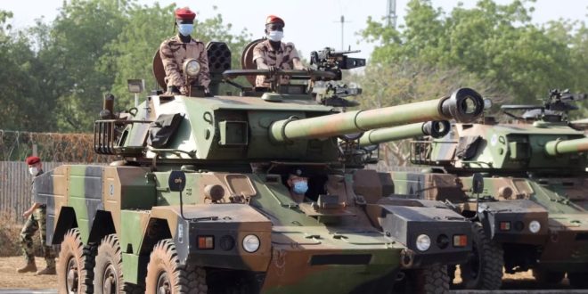 Retrait des soldats français: Le Tchad et le Sénégal dénoncent les propos d’Emmanuel Macron