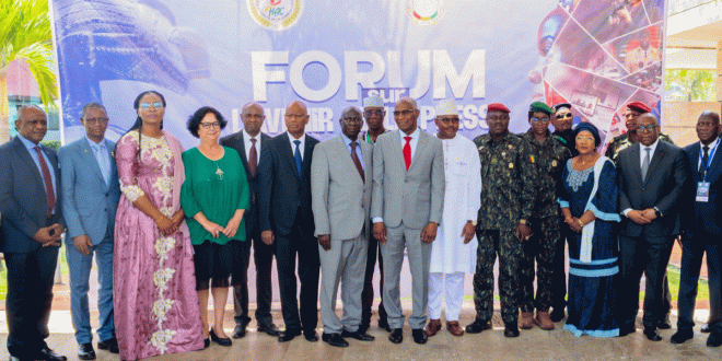 FORUM-SUR-LA-PRESSE-EN-GUINEE-1200x800-1-660x330
