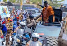 Conakry : accueil triomphal du Président de la République, Mamadi DOUMBOUYA, de retour au pays