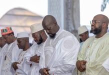 Eid el-Fitr: Son Excellence le Président de la République, Mamadi DOUMBOUYA célèbre l’Aid avec les fidèles musulmans sous le signe du vivre-ensemble