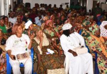 Matoto : la Gouverneure de Conakry chaleureusement acceuilli dans les marchés de Matoto