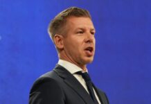 En Hongrie, le Premier ministre Péter Magyar menace le président de destitution