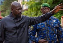 Kaloum : le Président Mamadi DOUMBOUYA effectue sa traditionnelle promenade de santé au contact des populations