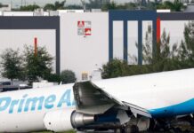 Un avion-cargo d’Amazon sort de piste à Miami, l’accident a fait au moins cinq morts