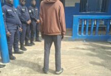Conakry : la police présente le présumé suspect dans l’affaire de l’agression mortelle de Yarie Touré