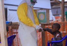 Ebola : Simulation clinique au sommet mondial de la santé à Berlin